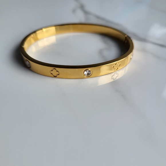 18K Gold Plated Bracelet with Clover a d Cubic Zironia Stones - Picture 6 of 7